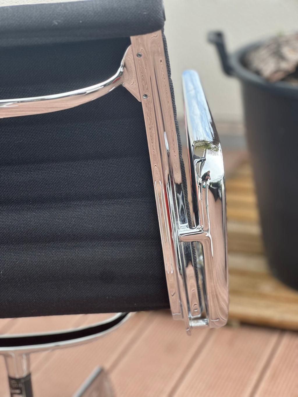Vitra EA 108 Hopsak Schwarz – Charles & Ray Eames Designerstuhl