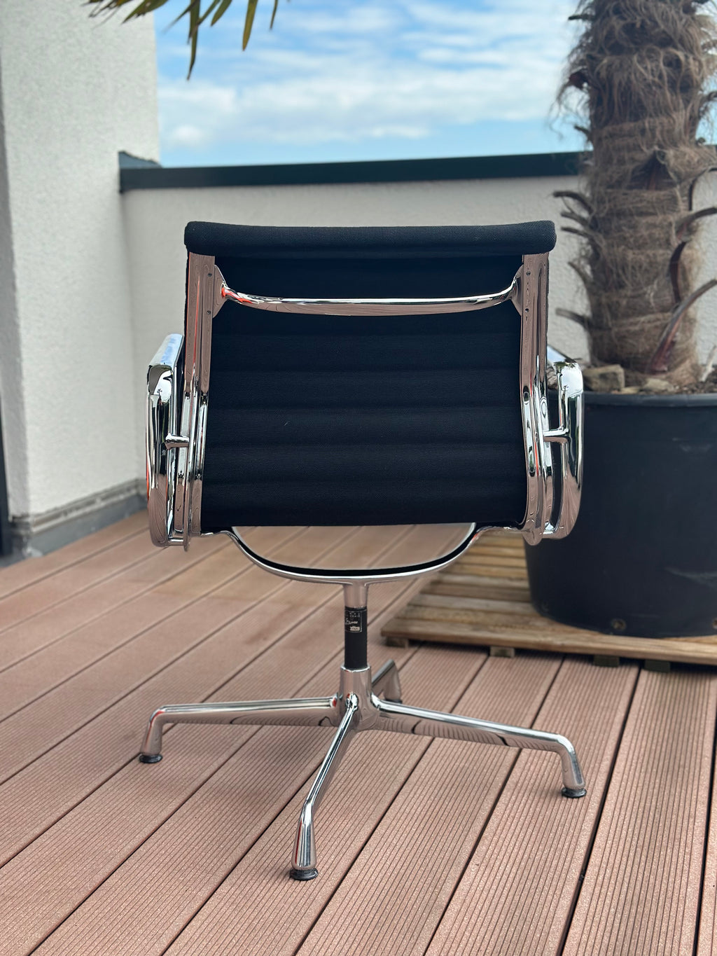 Vitra EA 108 Hopsak Schwarz – Charles & Ray Eames Designerstuhl